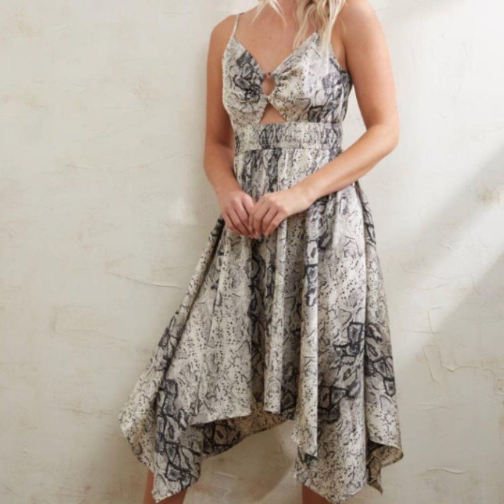 NWT MOON RIVER CUT OUT ASYM SNAKE PRINT DRESS